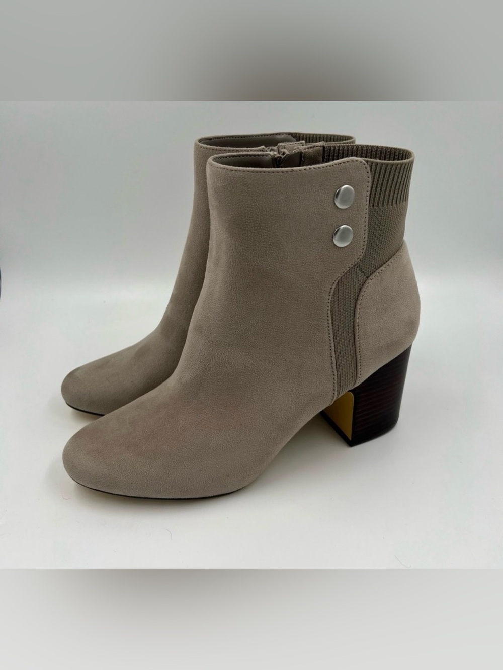 NEW $108 Bella Vita Jive Ankle Boots Beige 11M Studded